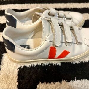 VEJA Women’s Velcro Sneaker